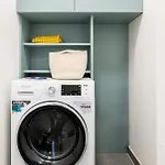 Days - One-bedroom With Balcony, Garage & 250 Mbs Wifi