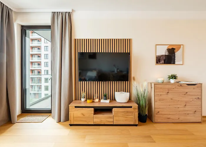 Apartmán Days - One-bedroom With Balcony, Garage & 250 Mbs Wifi *