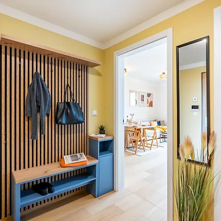 アパート Days - One-bedroom With Balcony, Garage & 250 Mbs Wifi プラハ